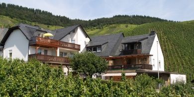 Gästehaus - Zur Kirchlay Ferienwohnungen mit Moselblick - Kröv