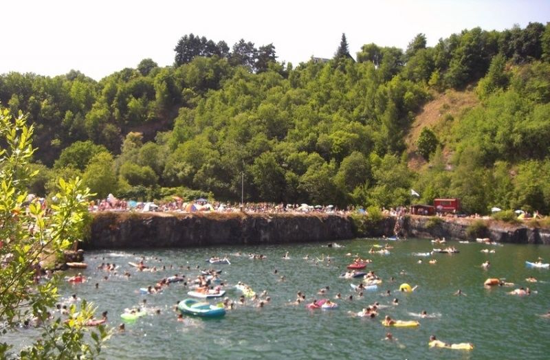 Der Baggersee Diez liegt im Naturschutzpark Nassau und ist ein besonders beliebter Badesee