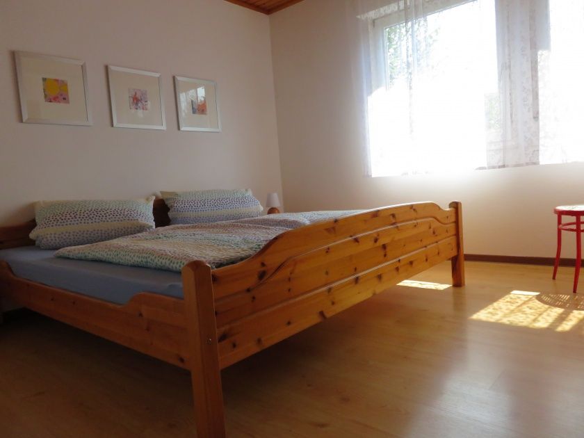 Schlafzimmer 1