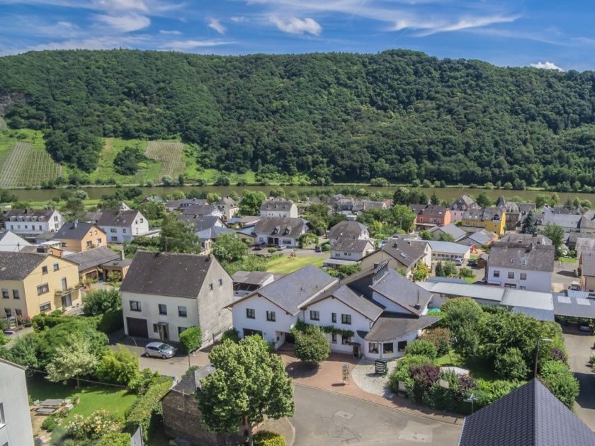 Gästehaus Weingut Brennerei Zisch