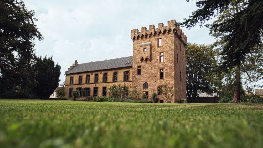 Ferienwohnung Unterm Dach im Herrenhaus Burg Vlatten